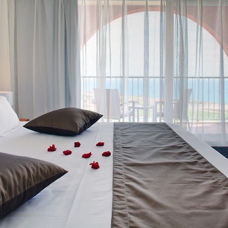 Lighthouse Golf & Spa Hotel Balchik Exterior photo A bedroom at the hotel