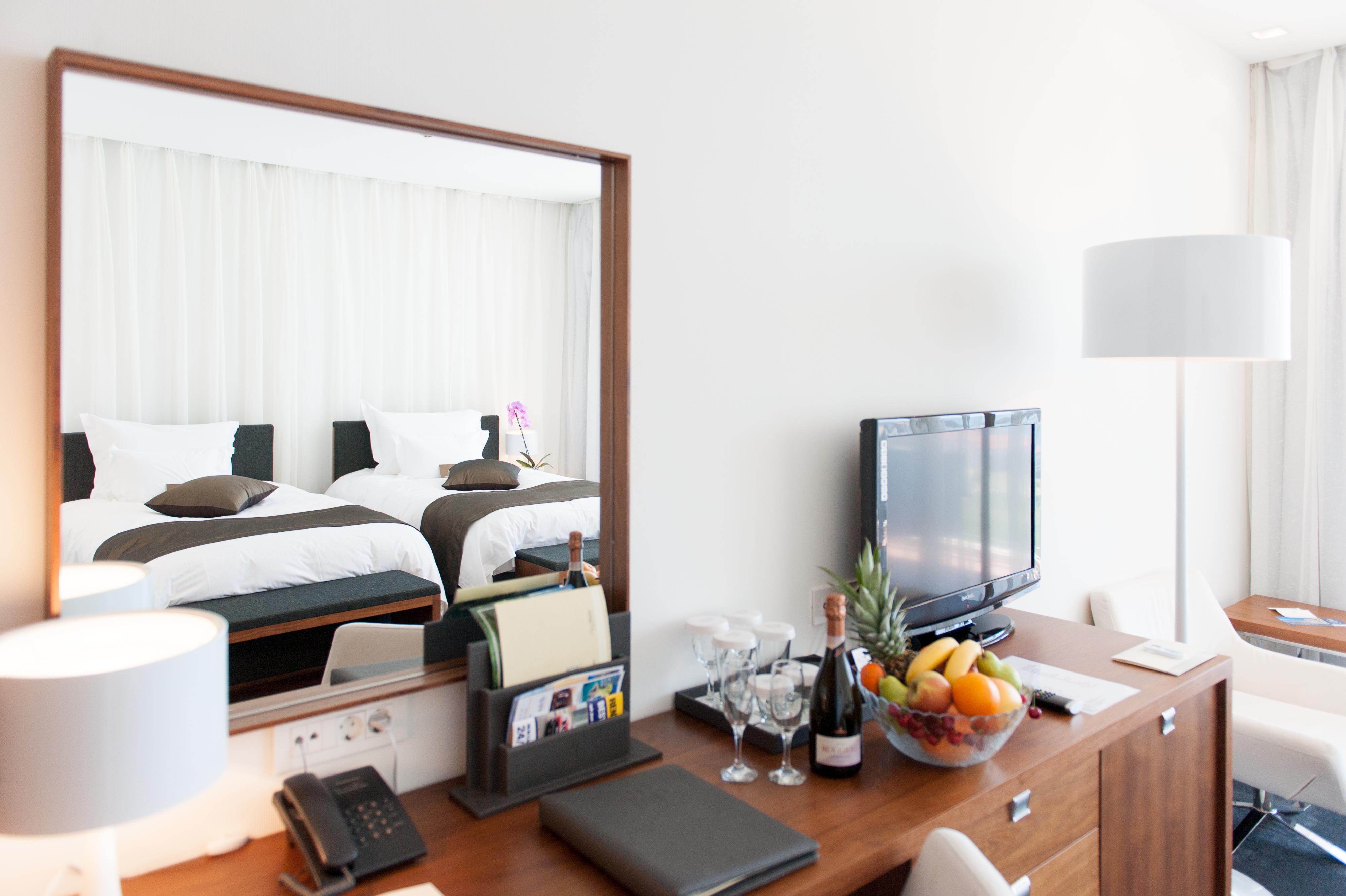 Lighthouse Golf & Spa Hotel Balchik Exterior photo A room at the hotel