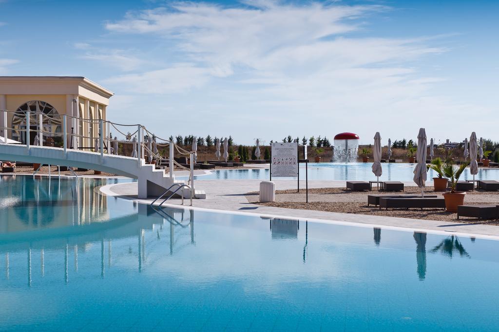 Lighthouse Golf & Spa Hotel Balchik Exterior photo The Blue Lagoon