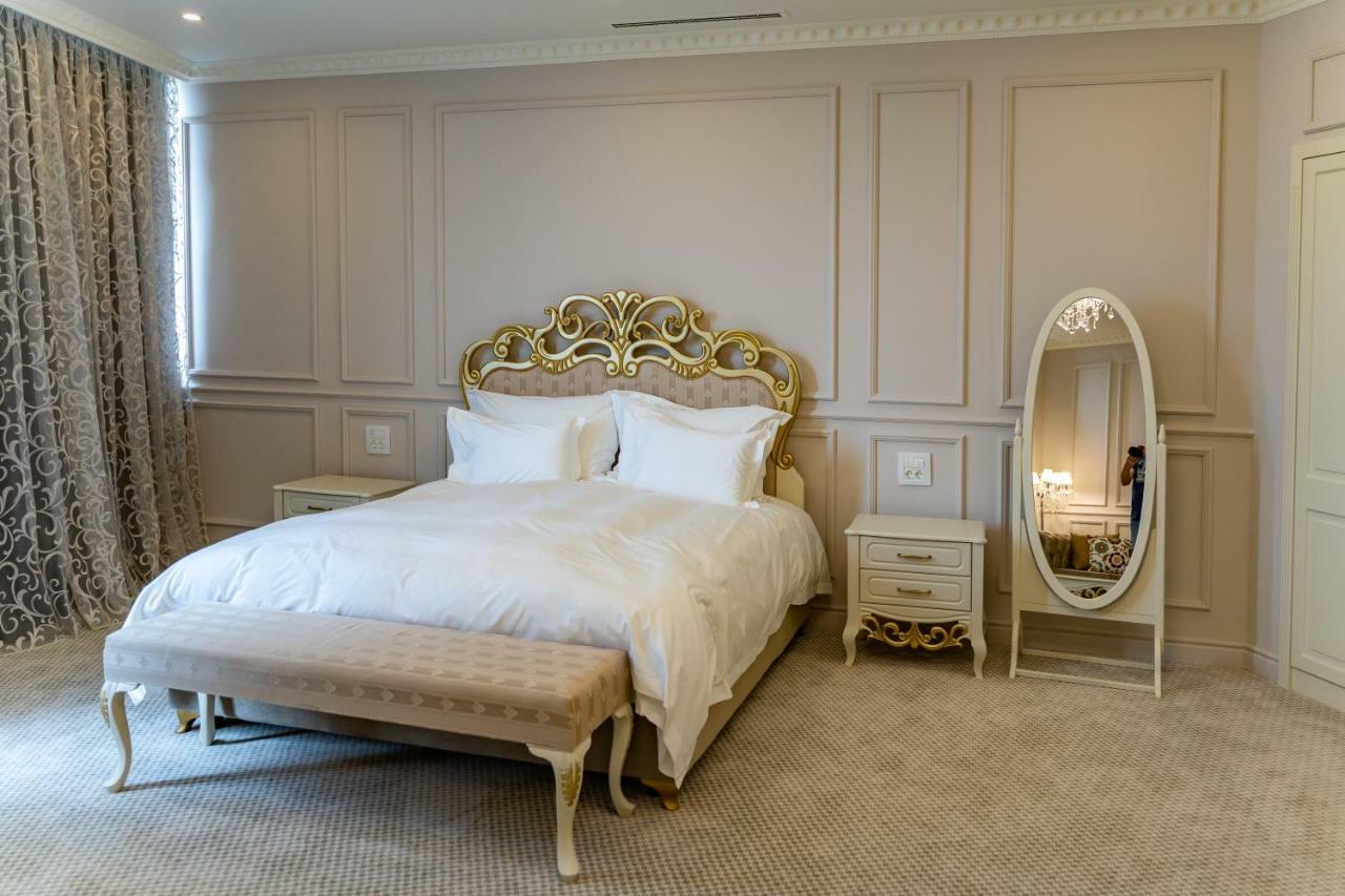 Lighthouse Golf & Spa Hotel Balchik Exterior photo A bedroom
